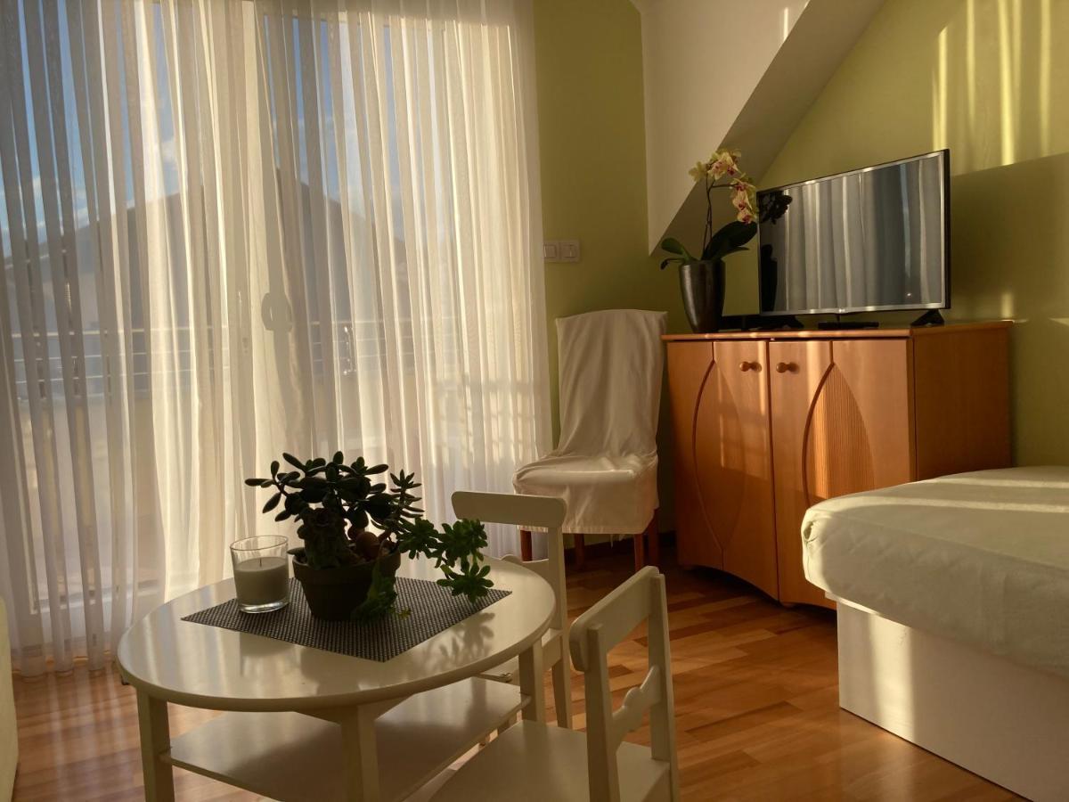 Апартаменти Natasha'S Garden House Dol pri Ljubljani Екстер'єр фото